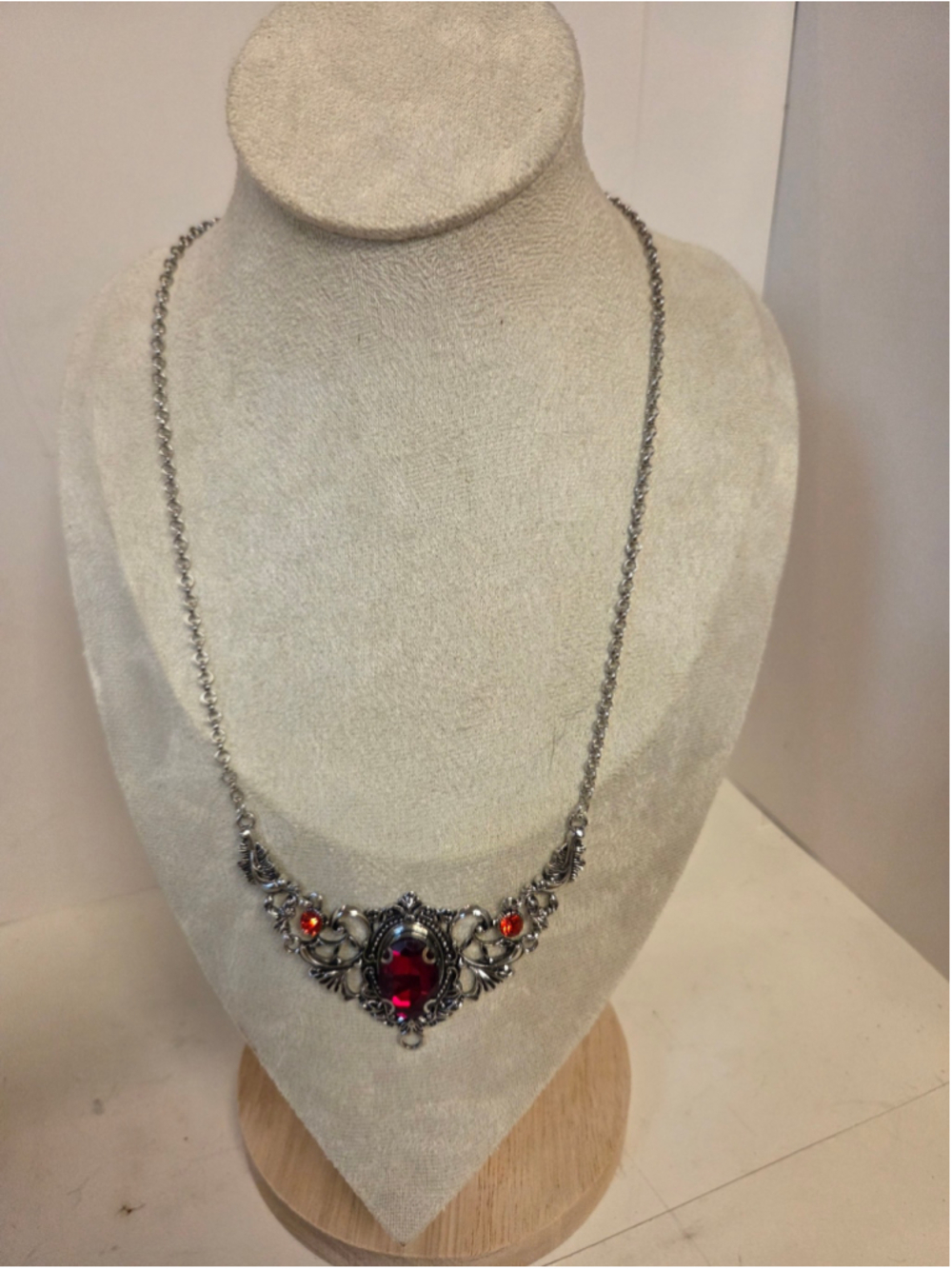 Women's Unbranded Silver Red Gemstone Necklace One Size